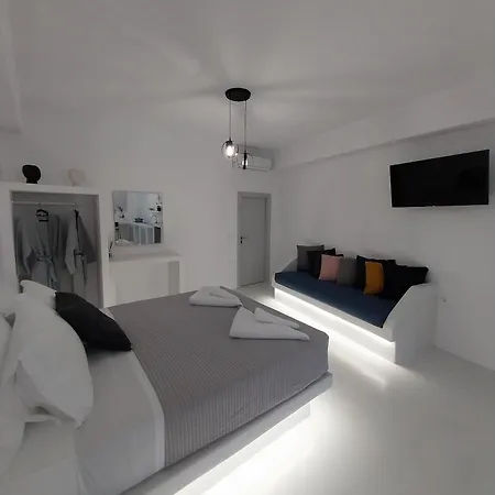 East Wind Hotel Perissa (Santorini)