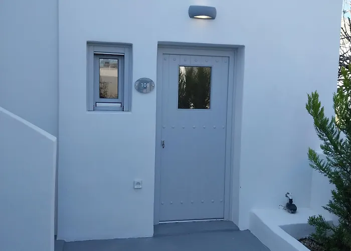 East Wind Hotel Perissa (Santorini)