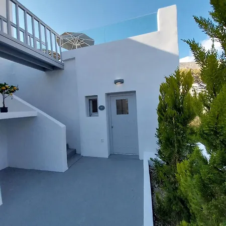 East Wind * Perissa (Santorini)