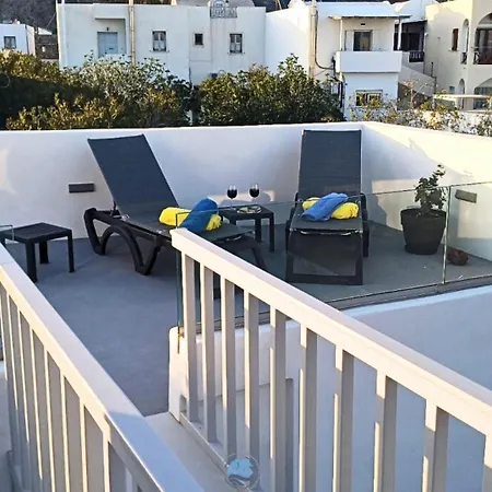 East Wind Perissa (Santorini)