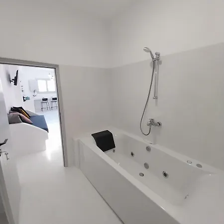 Hotel East Wind Perissa (Santorini)