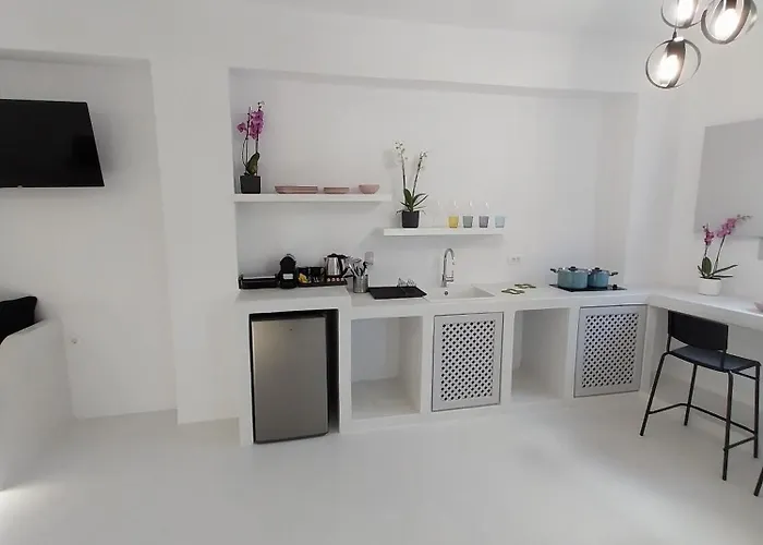 East Wind * Períssa