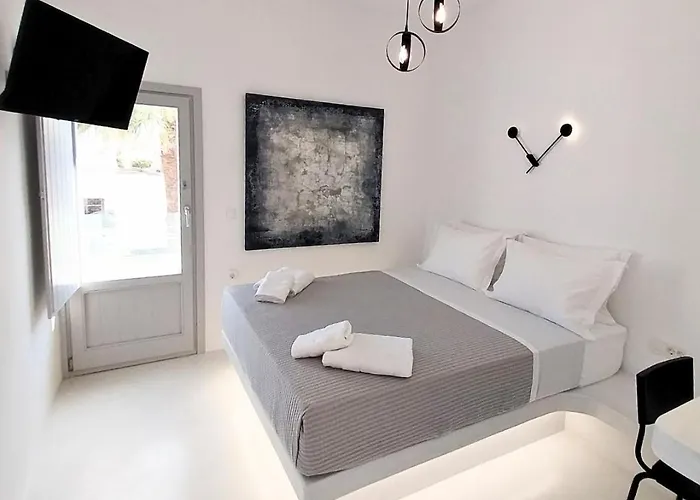 East Wind * Períssa