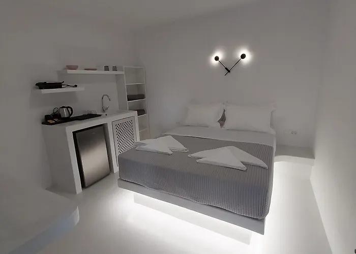 East Wind * Períssa