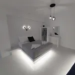 Otel East Wind Perissa (Santorini)