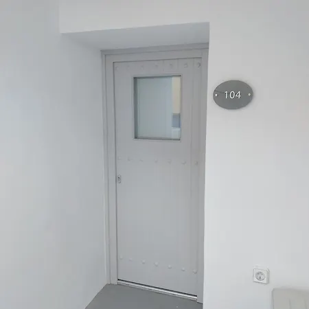 Hotel East Wind