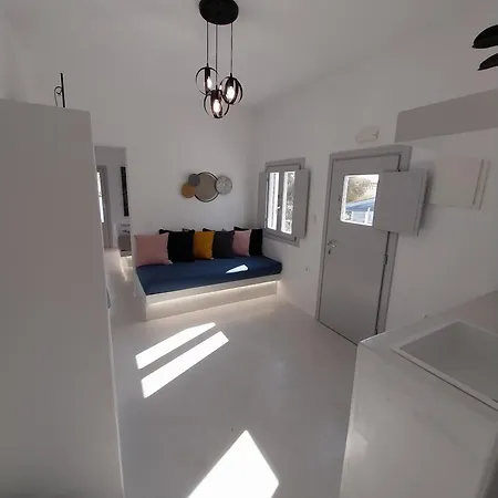 East Wind Отель