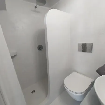 East Wind Перисса