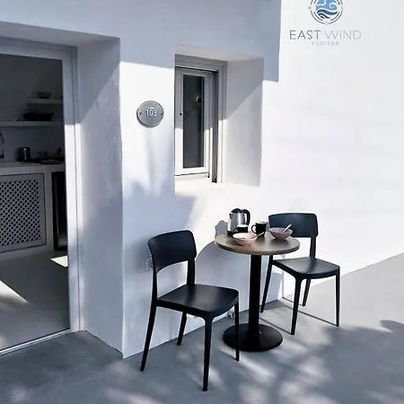 Отель East Wind *