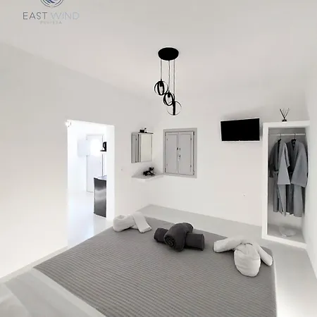 East Wind Отель