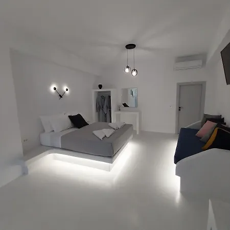 East Wind Отель *