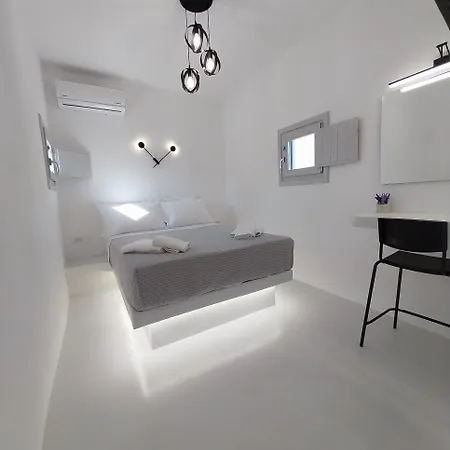 East Wind Отель *