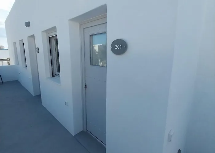 East Wind Hotel Perissa (Santorini)