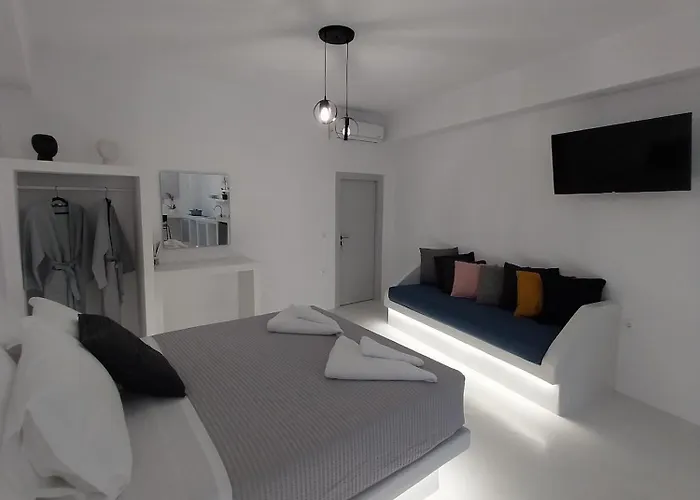 East Wind Hotel Perissa (Santorini)