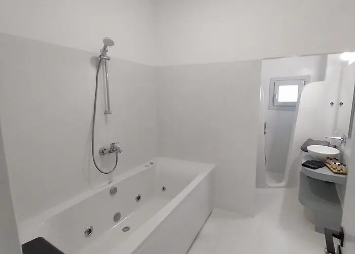 Hotel East Wind Perissa (Santorini)