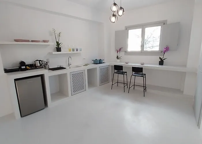 Hotel East Wind Perissa (Santorini)