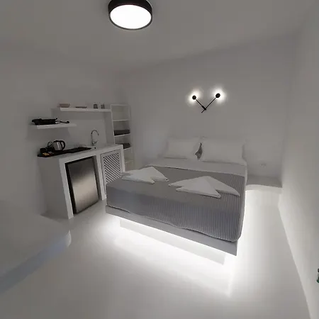 East Wind Szálloda *