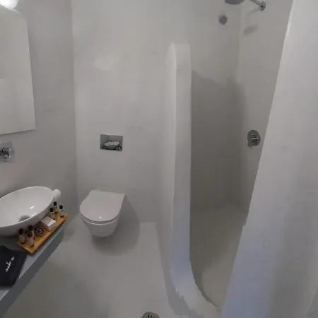 East Wind Szálloda *