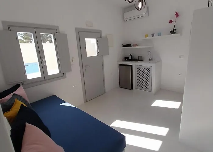 Hotel East Wind Perissa (Santorini)