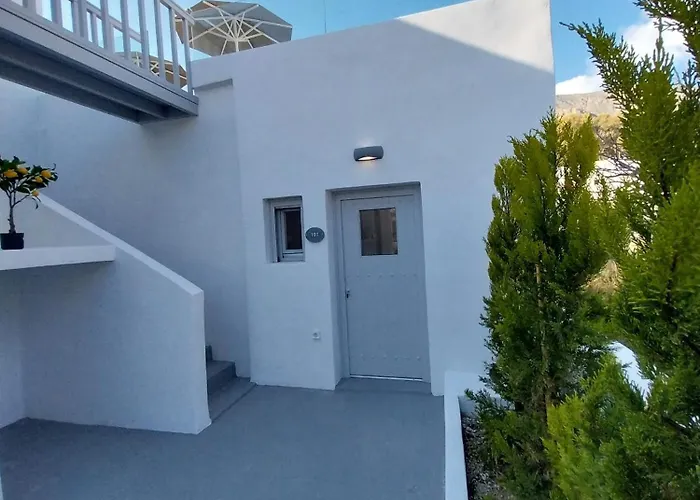 East Wind * Perissa (Santorini)