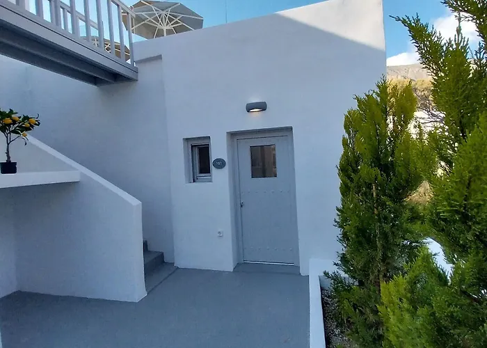 East Wind * Perissa (Santorini)