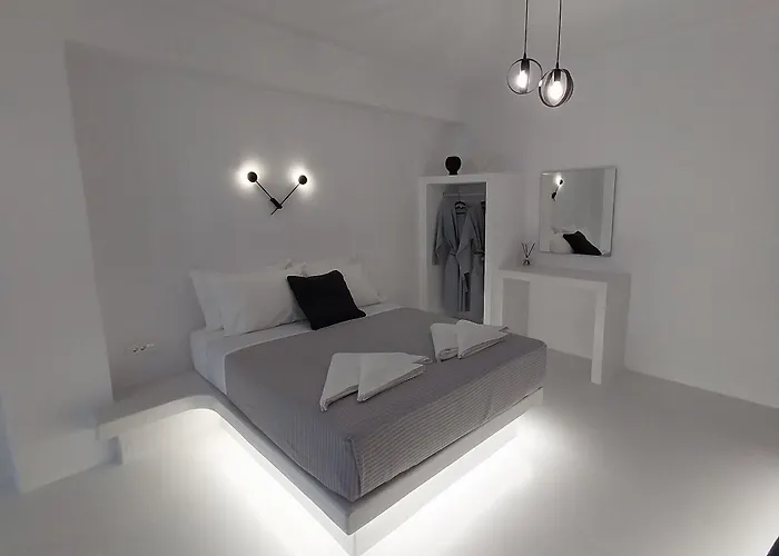 Hotel East Wind Perissa (Santorini)